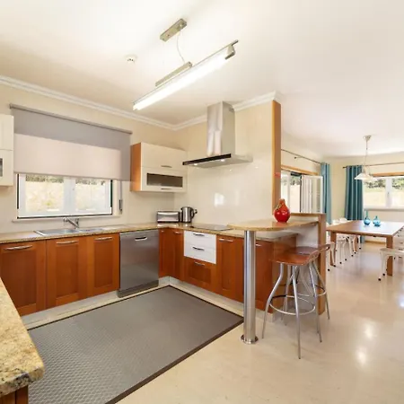 Amazing Villa With Capacity For 8 People Casa de Férias *