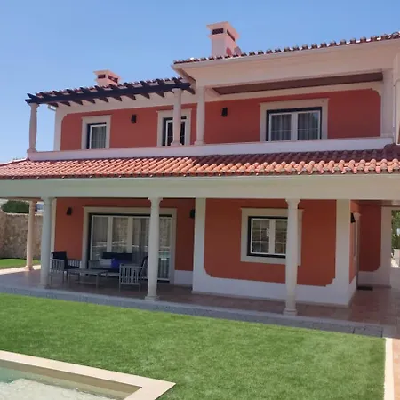 Amazing Villa With Capacity For 8 People Casa de Férias *